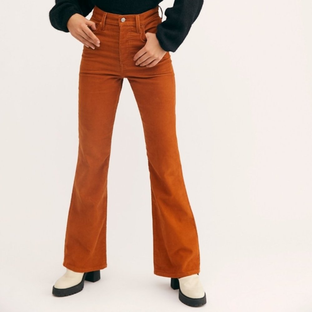 Levi's Ribcage Flare Corduroy Pant Jeans in Caramel Cafe Size 26